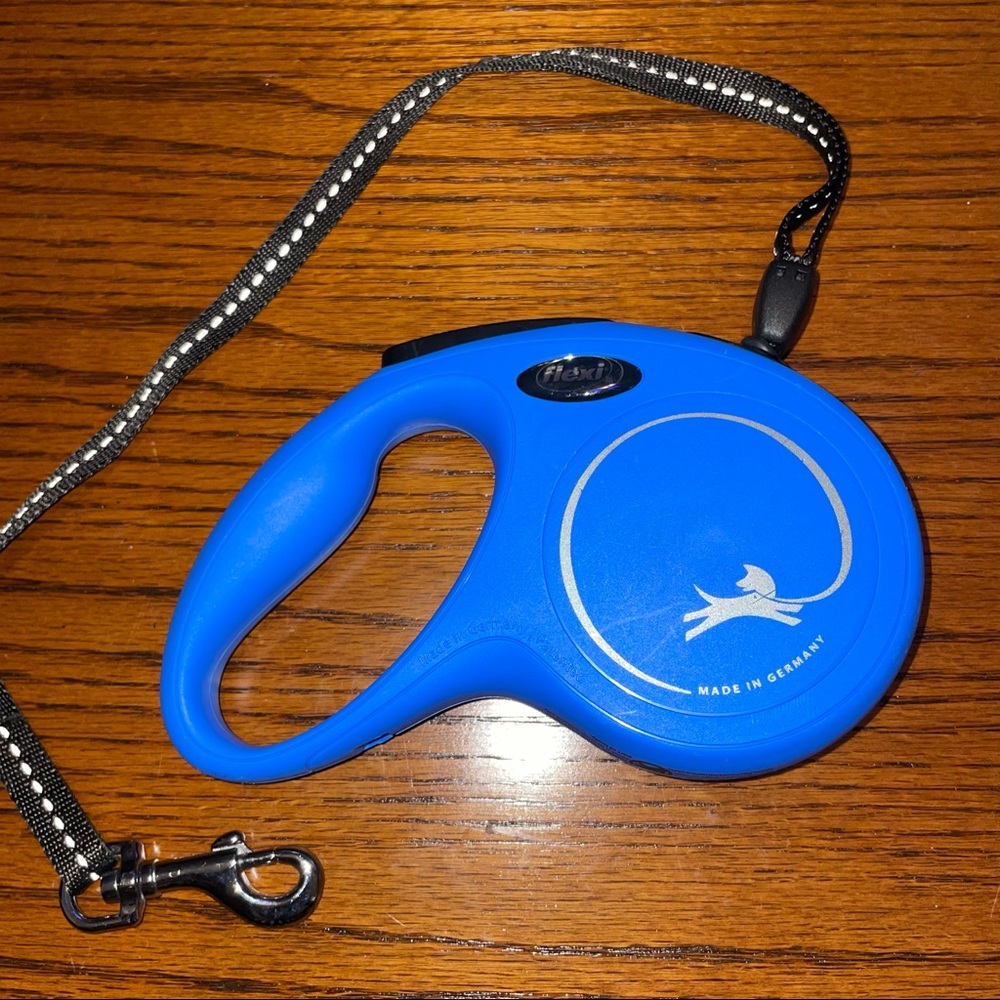 Flexi retractable dog cord made in Germany ❤️